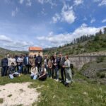 Group photo in front of Dam Klinje